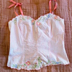 Pink tank with silk ribbons and flower embroidery